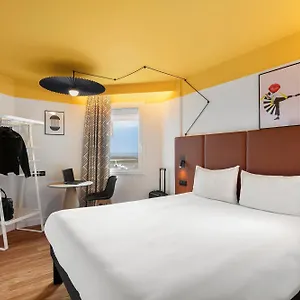 Отель Ibis Aeroport Promenade Des