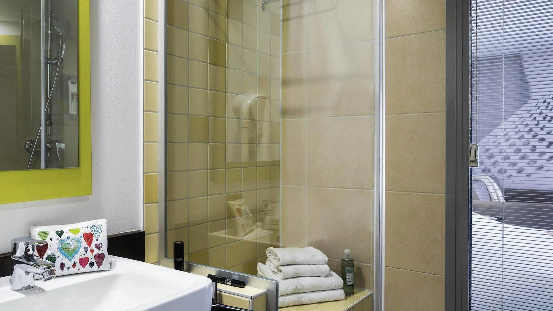 Ibis Styles Nice Centre Port 3*,